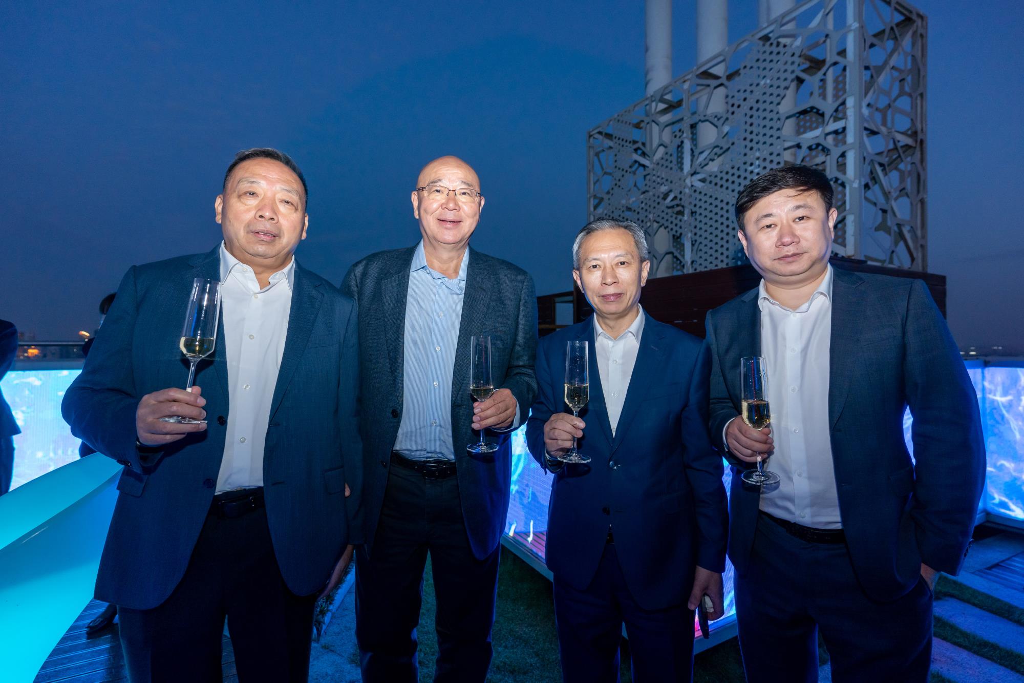 ETA09972.jpg ETA09972.jpg